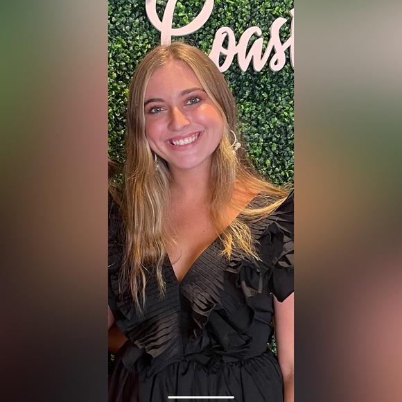 Meet your Posher, Mariah - Picture 2 of 7